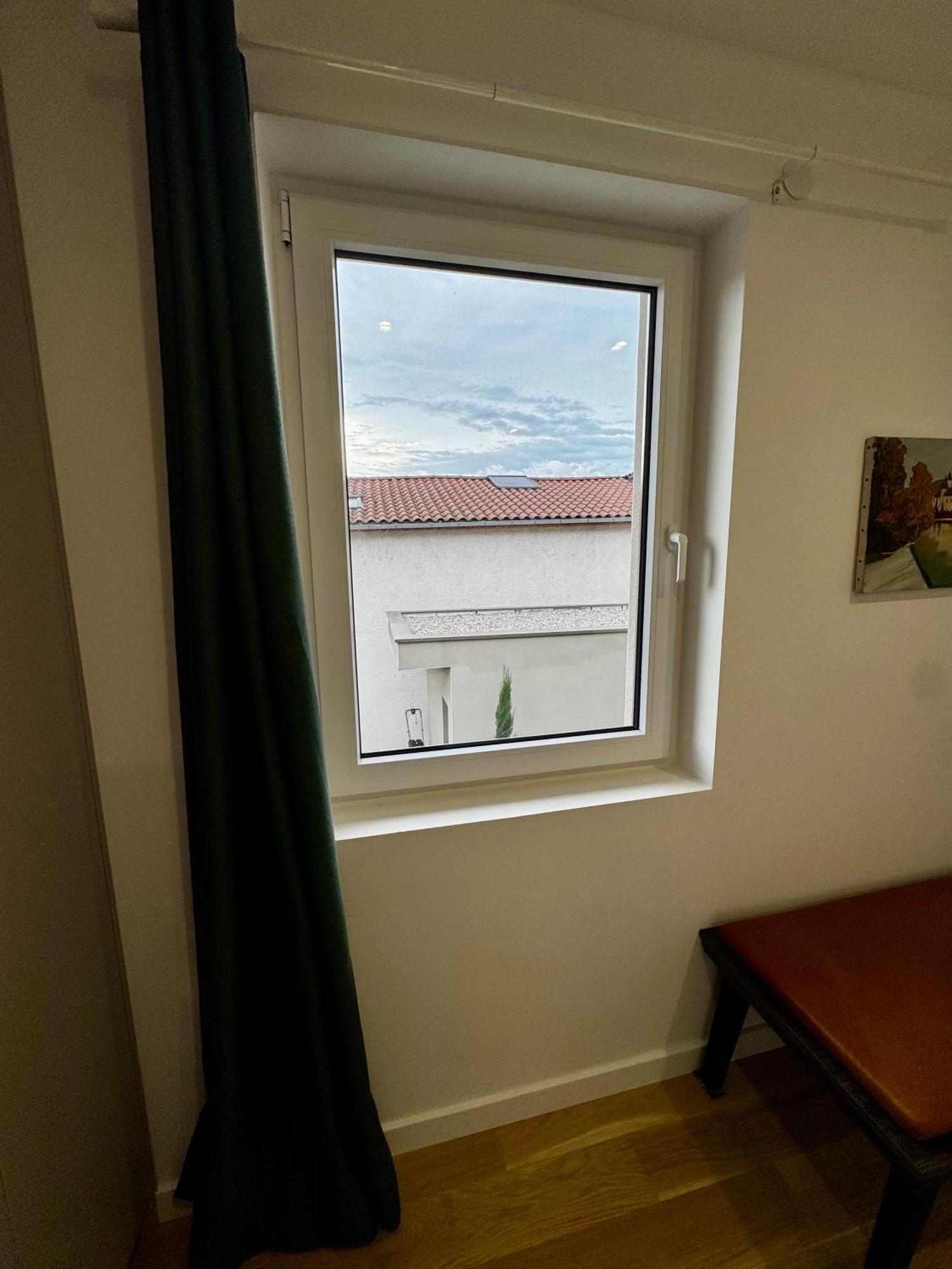 Chambre Privee Climatisee Avec Salle De Bains Partagee-Le Sapin Genay  Exterior foto